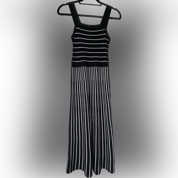 Banana Republic Knit Black and White Striped Dress SZ S - Picture 1 of 4